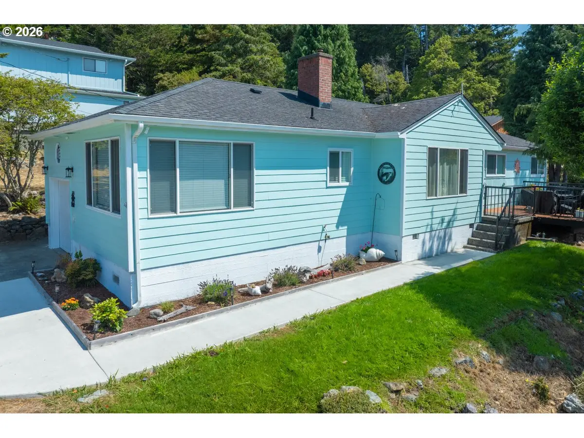 29785 Hound Dog Rd, Gold Beach, OR 97444 - #1