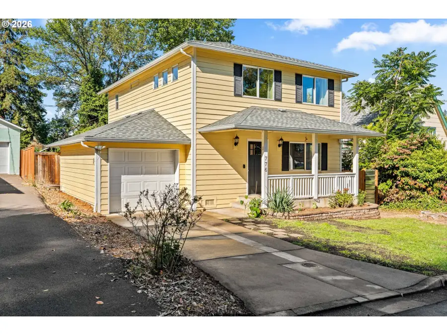 776 W Altamont St, Roseburg, OR 97471 - #3