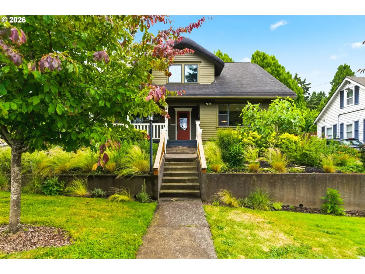 4536 SE Woodward St, Portland, OR 97206 - #1
