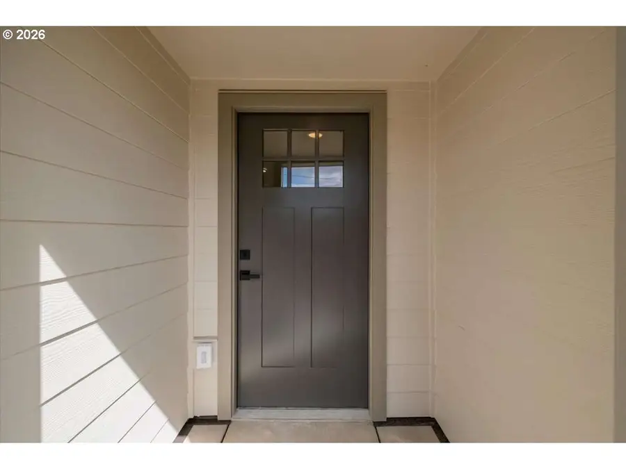 2404 10th St, Tillamook, OR 97141 - #3