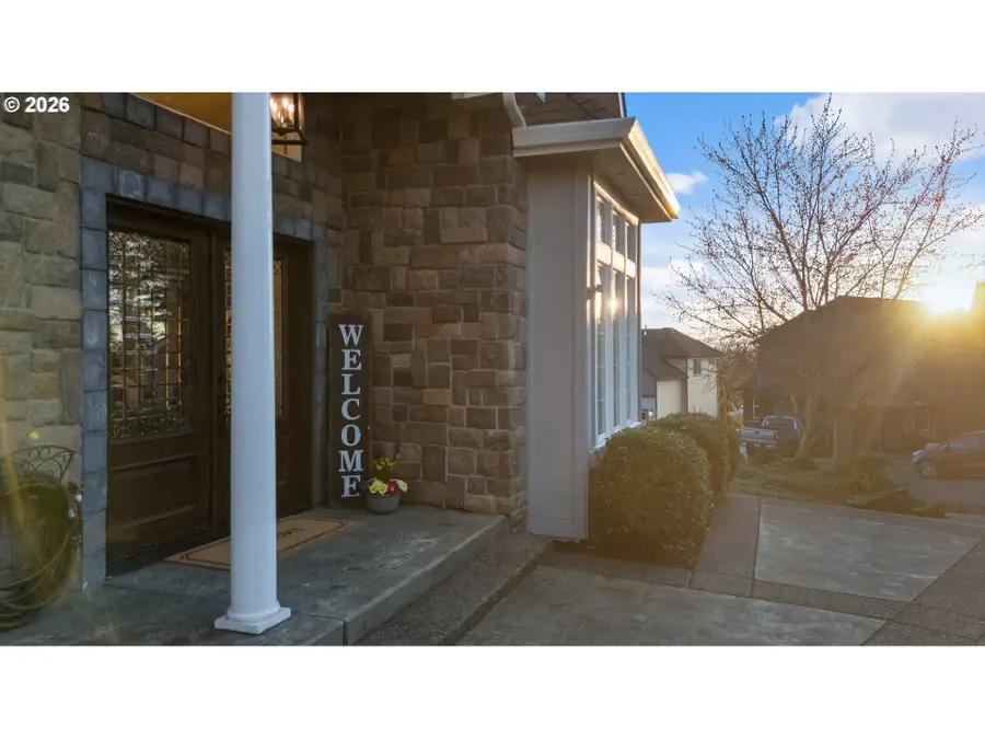 812 Northpoint Loop, Brownsville, OR 97327 - #3