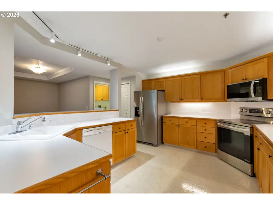15420 NE Knott St #13, Portland, OR 97230 - #2