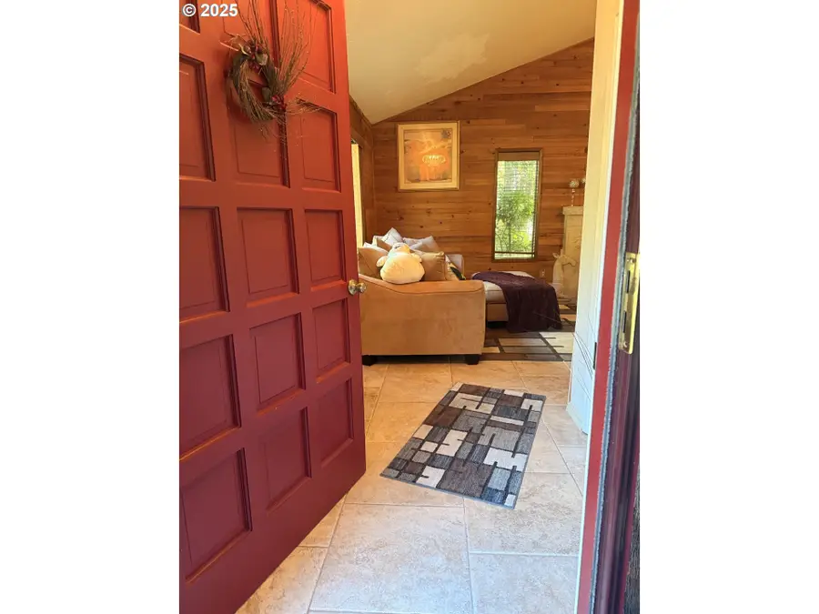 10 Mountain Cir, Lake Oswego, OR 97035 - Image #3