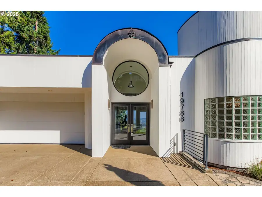 19788 Wildwood Dr, Northwest Clackamas, OR 97068 - Image #2