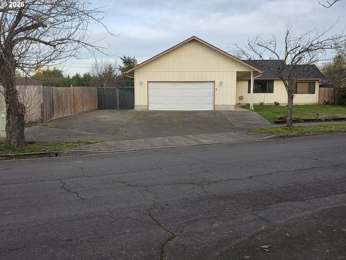 557 S 44th St, Springfield, OR 97478 - #1