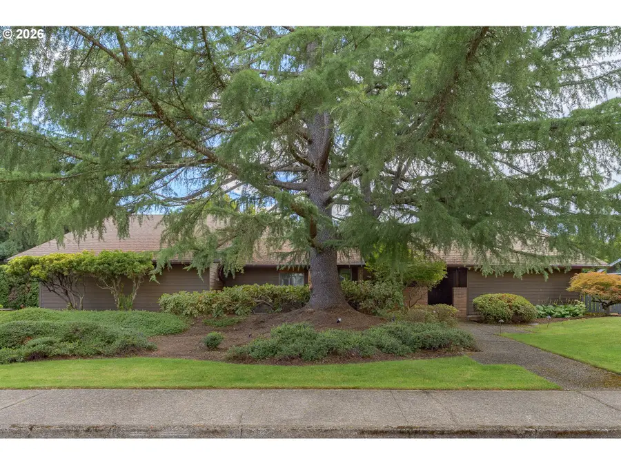 1843 NW Saint Andrews Dr, McMinnville, OR 97128 - #2