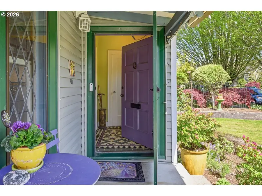 611 SE Peacock Ln, Portland, OR 97214 - #3