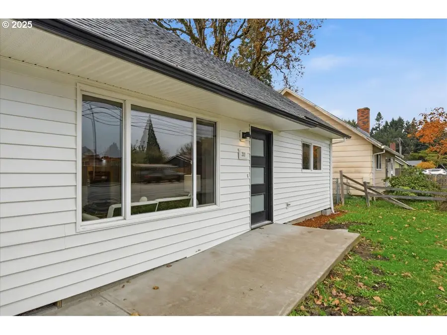 211 NE 28th Ave, Hillsboro, OR 97124 - Image #2