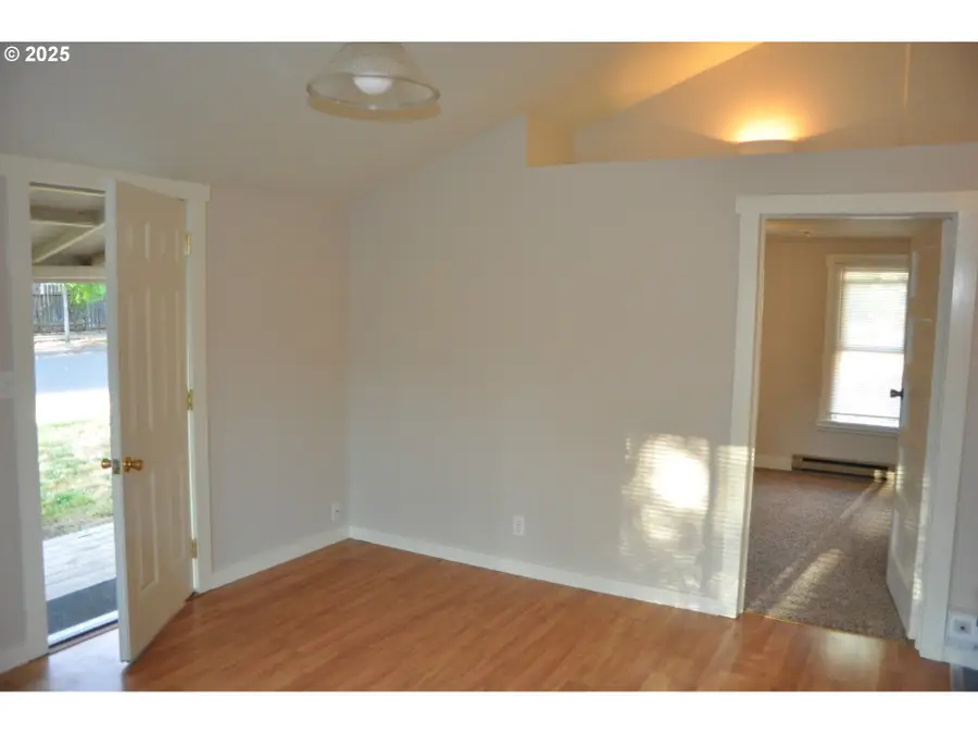 1890 W 12th Ave, Eugene, OR 97402 - Image #2