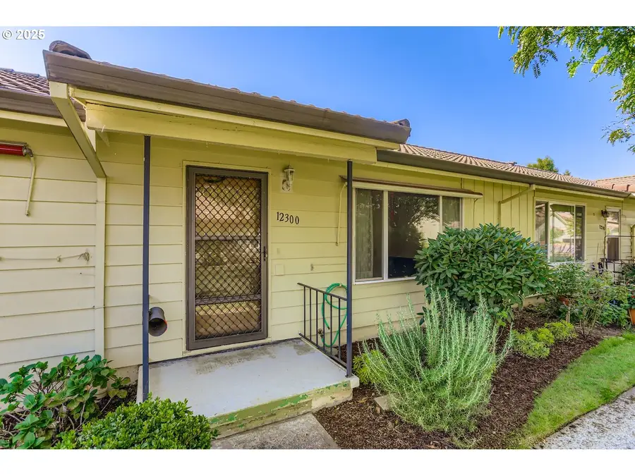 12300 SE Main St, Portland, OR 97233 - Image #3