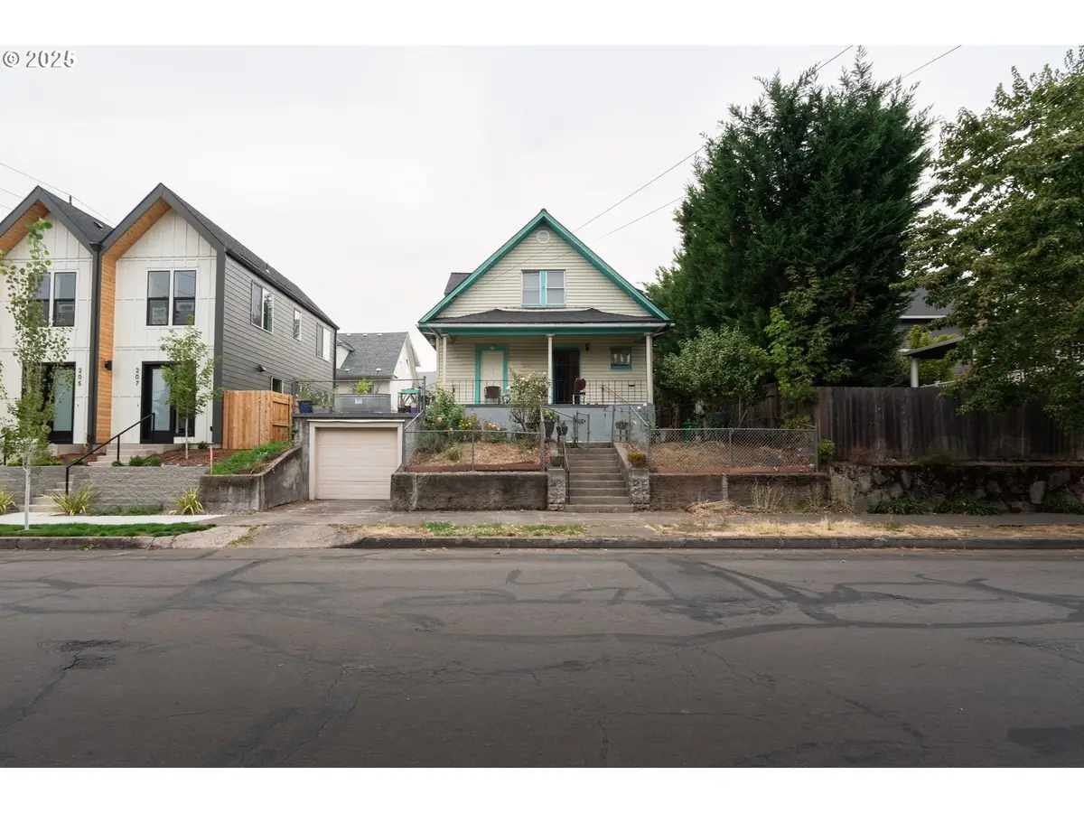 215 NE Going St, Portland, OR 97211 - #1