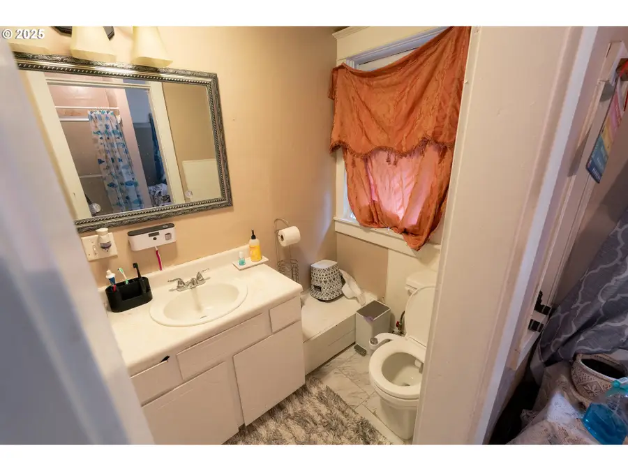 215 NE Going St, Portland, OR 97211 - #2