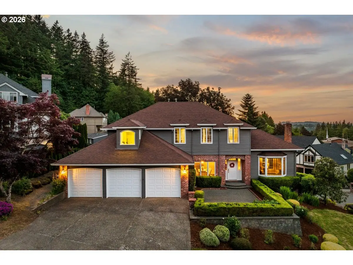 2055 Ridge Pointe Dr, Lake Oswego, OR 97034 - #1