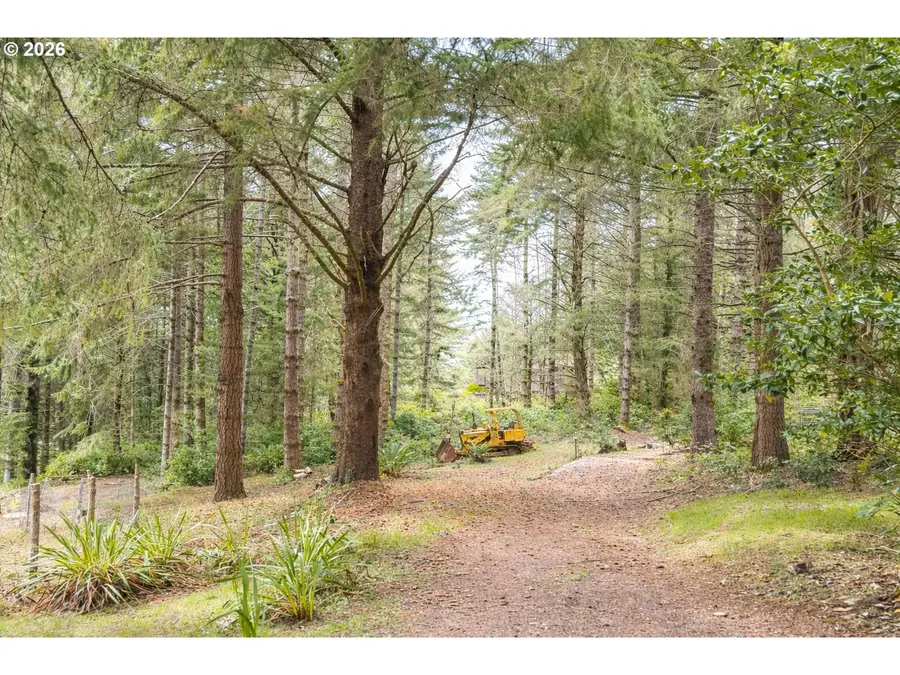 95950 Sundown Dr, Brookings, OR 97415 - #3