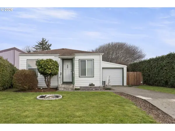 1055 SE Baltimore Ave, Bandon, OR 97411