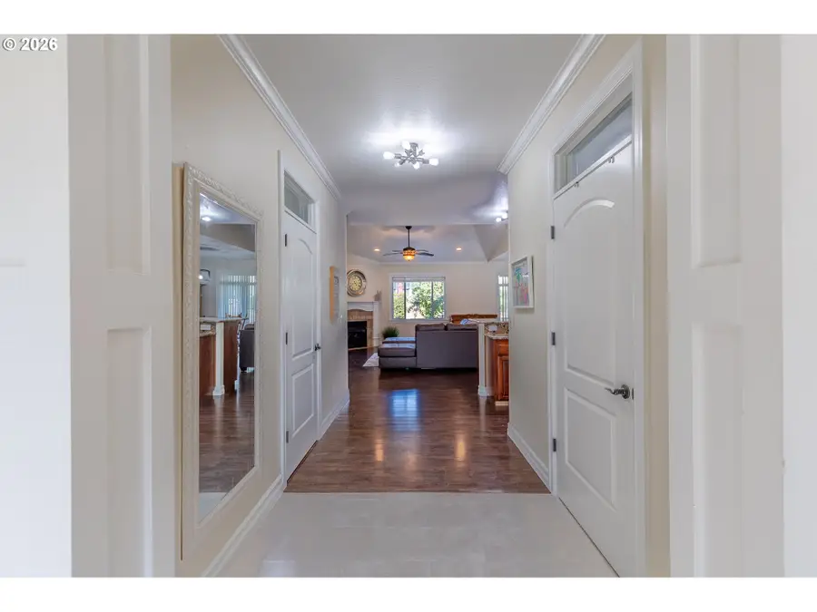 1804 Settlers Spring Dr, Salem, OR 97304 - Image #3