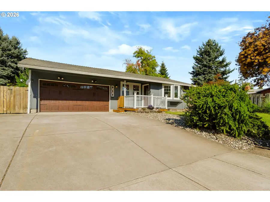610 SE Elm St, Dundee, OR 97115 - #3