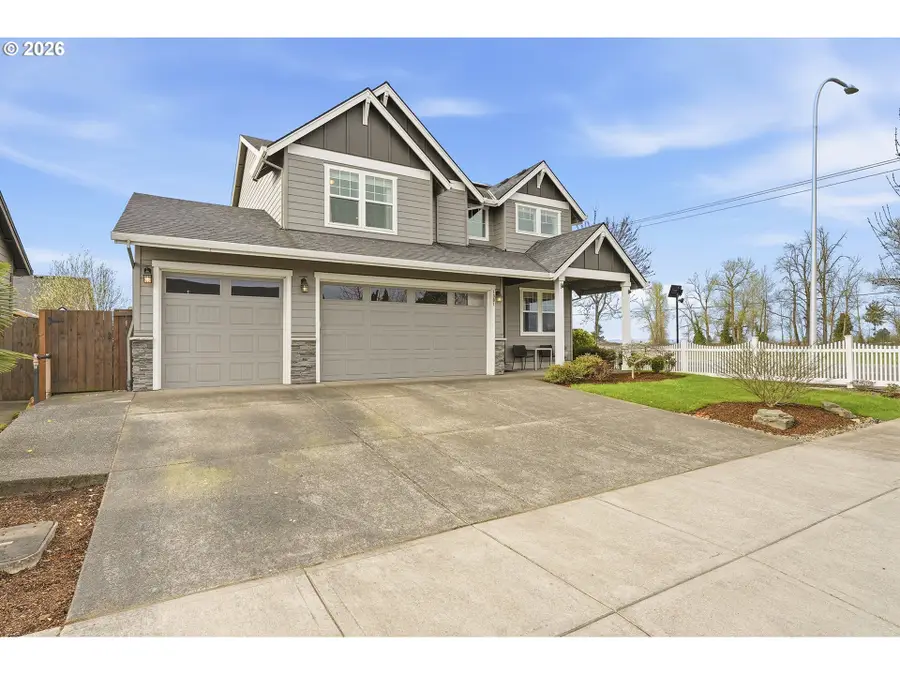 1301 Sunflower St, Woodburn, OR 97071 - #3