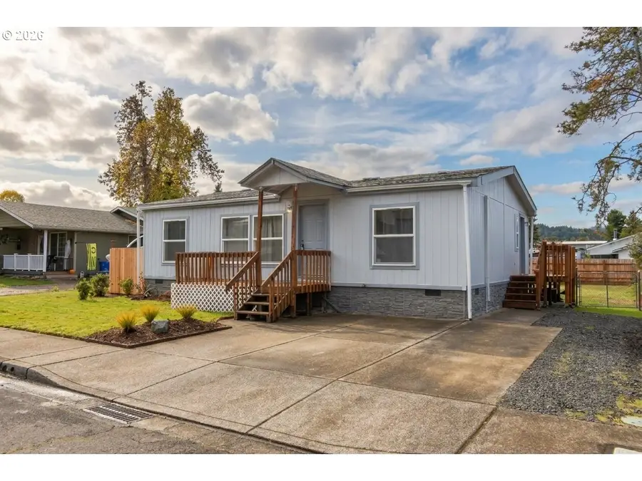 1333 S 7th St, Cottage Grove, OR 97424 - #2