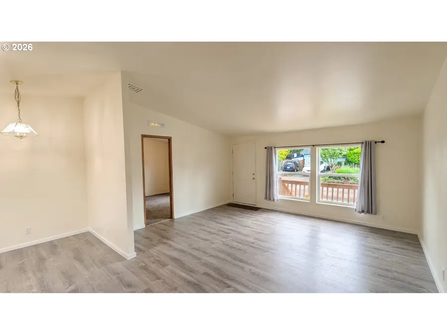 1333 S 7th St, Cottage Grove, OR 97424 - #3