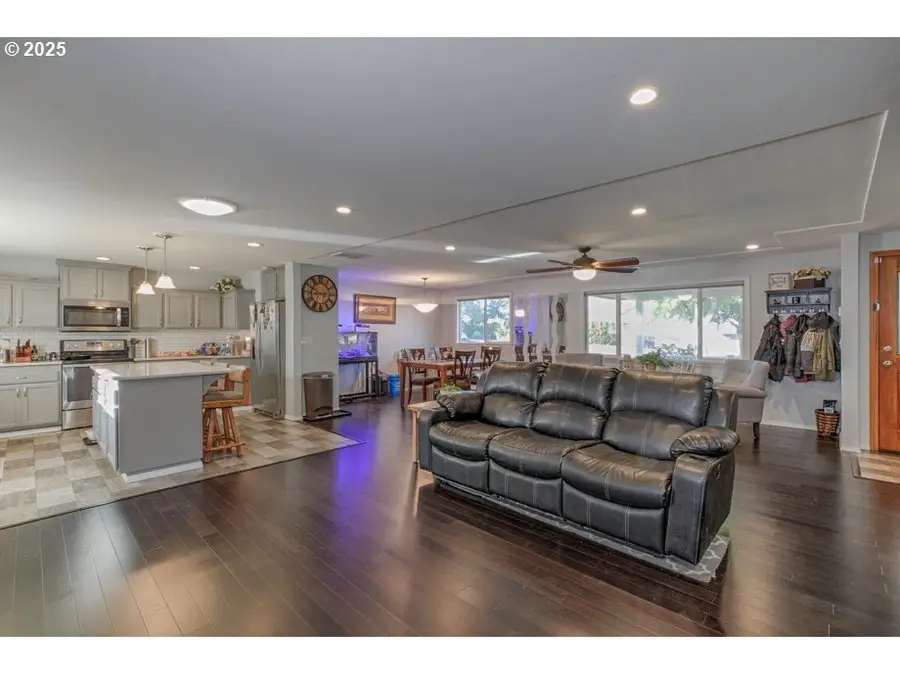 6708 14th Ave Ne, Keizer, OR 97303 - Image #2