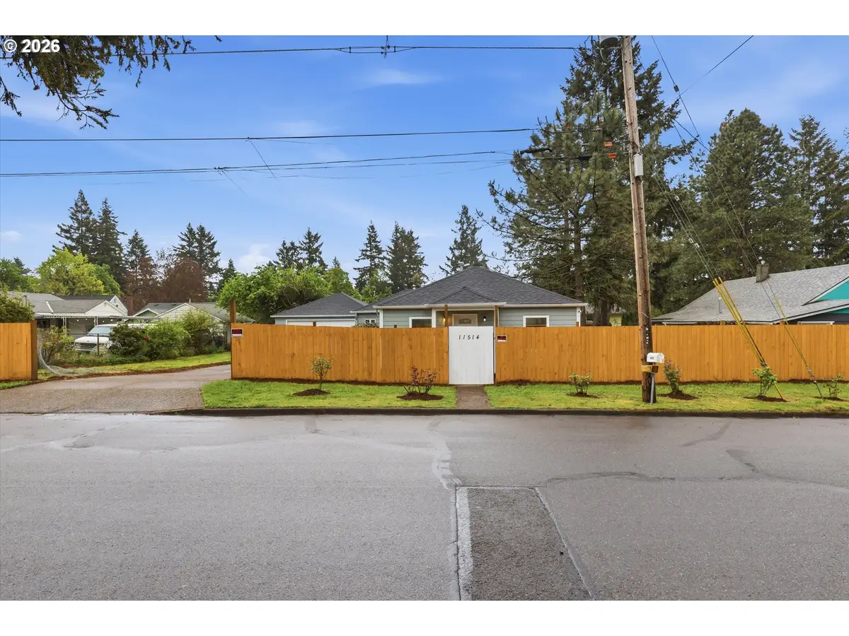 11514 SE Alder St, Portland, OR 97216 - #1