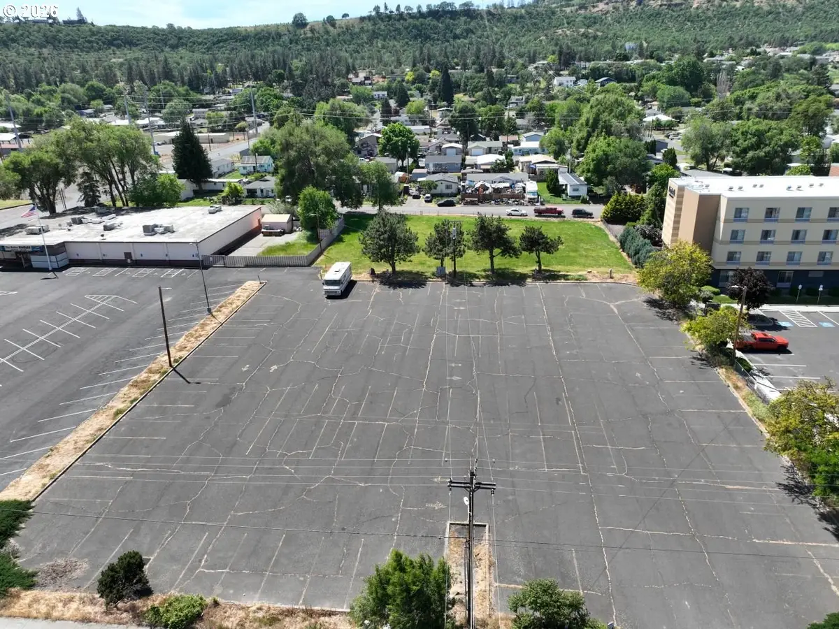 W 7th St, The Dalles, OR 97058 - #1