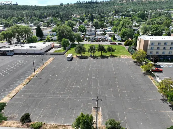 W 7th St, TheDalles, OR 97058