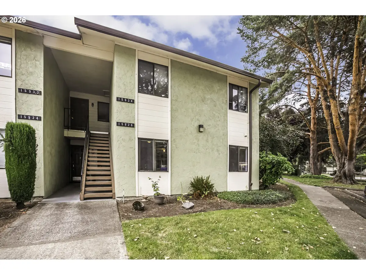 15926 NE Fremont St, Portland, OR 97230 - #1