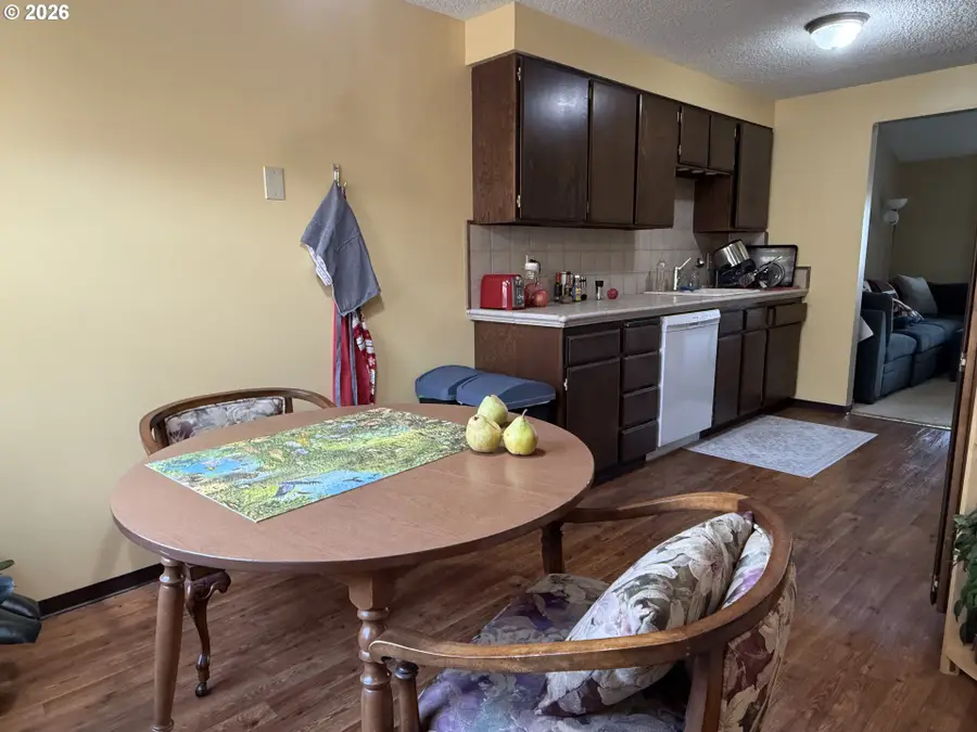 8 NW Mountain View Dr, Roseburg, OR 97471 - #3