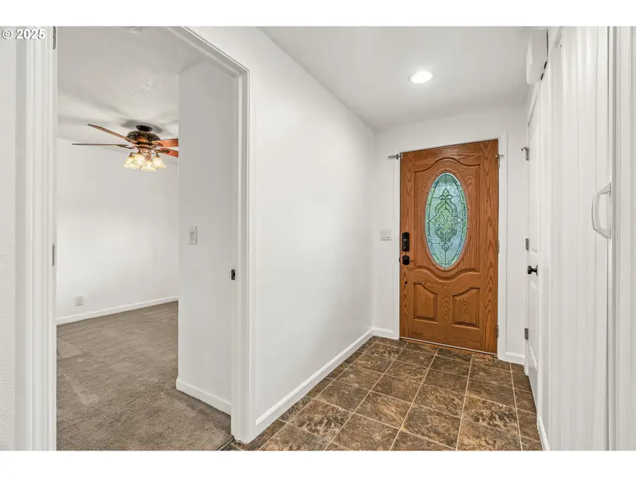 230 Haussler Rd, Kelso, WA 98626 - Image #3