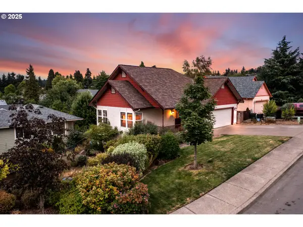 80 Sweden Cir, Silverton, OR 97381