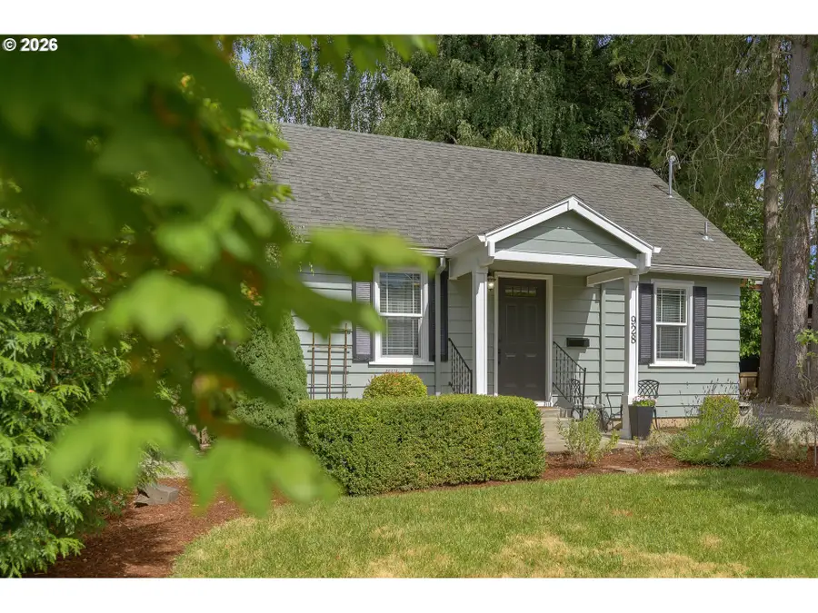 928 SE Davis St, McMinnville, OR 97128 - #2
