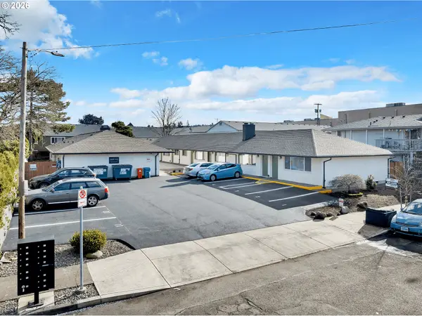 1904 SE 80th Ave, Portland, OR 97215