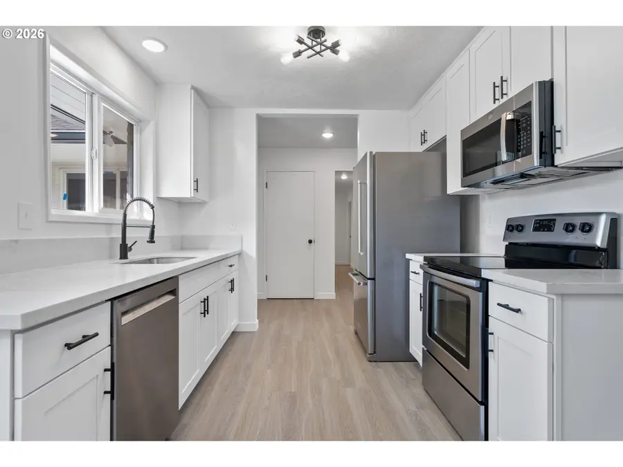 1904 SE 80th Ave, Portland, OR 97215 - #2