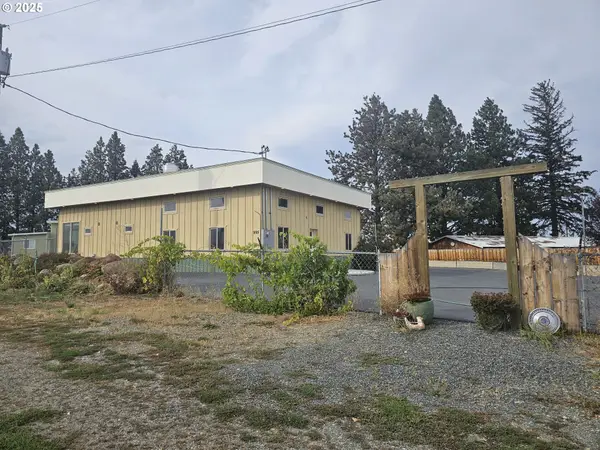 995 3rd St, NorthPowder, OR 97867