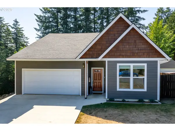 547 W 4th St, Coquille, OR 97423