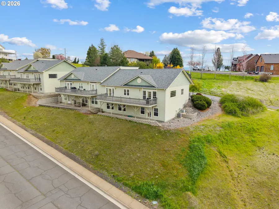 810 N Main St, Pendleton, OR 97801 - #2