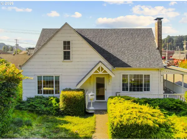 525 Elm Ave, Reedsport, OR 97467