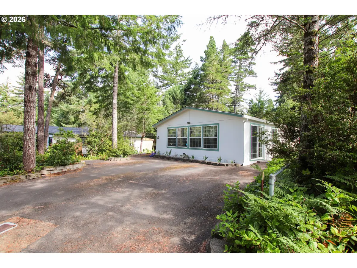 134 Driftwood Dr, Florence, OR 97439 - #1