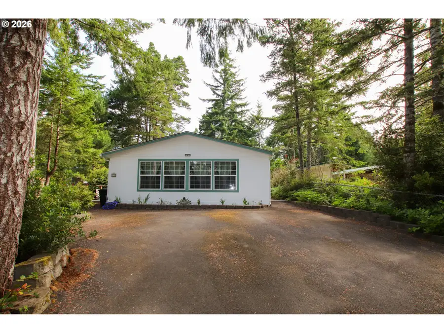 134 Driftwood Dr, Florence, OR 97439 - #2