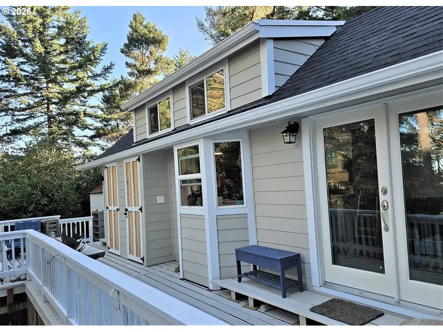 39 Easy St, Florence, OR 97439 - #2