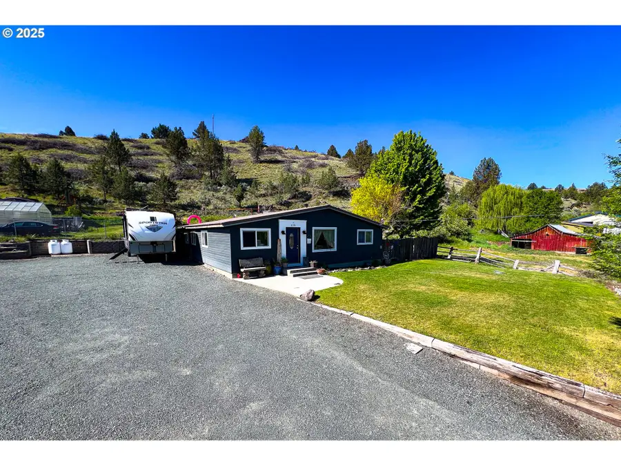 858 E Main St, John Day, OR 97845 - Image #2