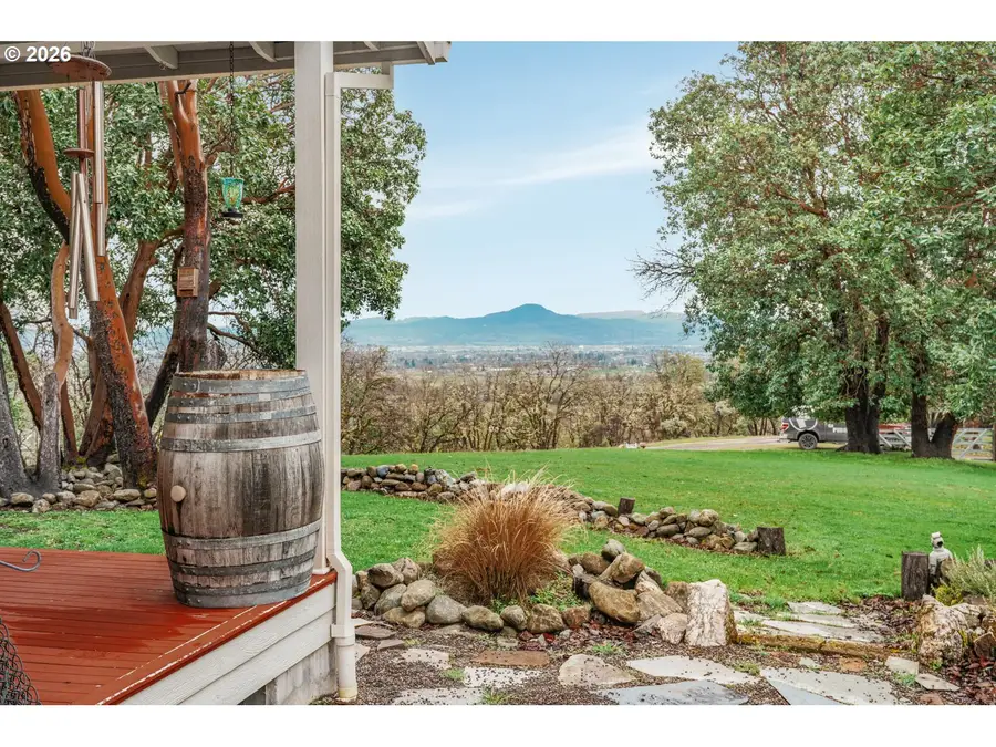 5655 Tamarack Ln, Southwest Jackson, OR 97502 - #2