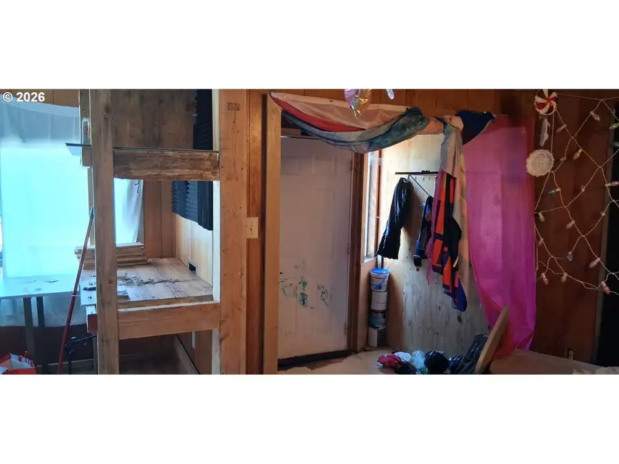 1413 Hawthorne Ave, Reedsport, OR 97467 - #3