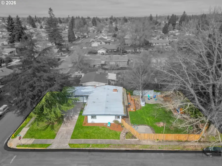 1775 Park Dr, Lebanon, OR 97355 - #2