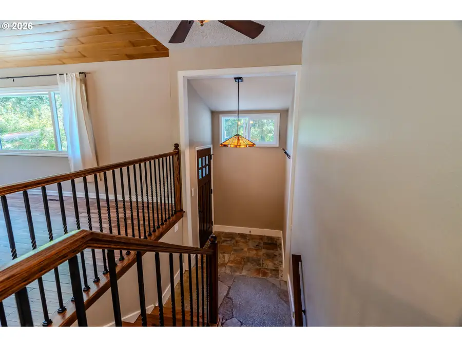 10731 SE Eastmont Dr, Damascus, OR 97089 - #3