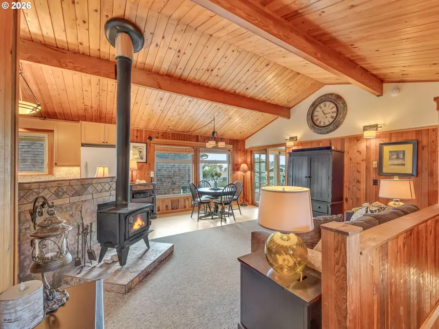 181 W Sitka St, Cannon Beach, OR 97110 - #3