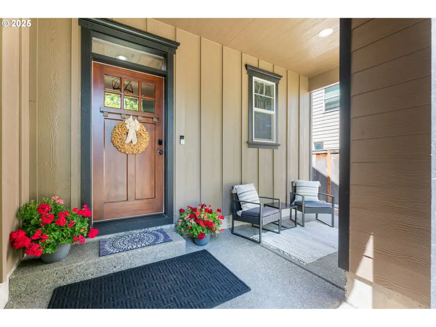 218 Finneys Ave, Molalla, OR 97038 - Image #2