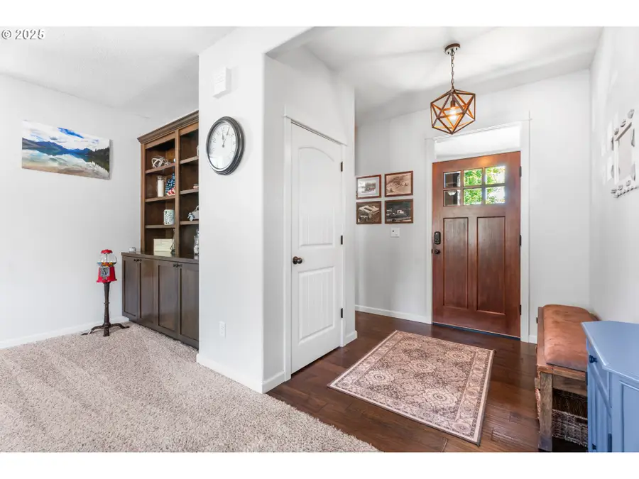 218 Finneys Ave, Molalla, OR 97038 - Image #3